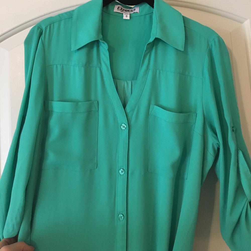 Collared Button-Front Green Shirt Dress with Tie Belt - Picture 2 of 5